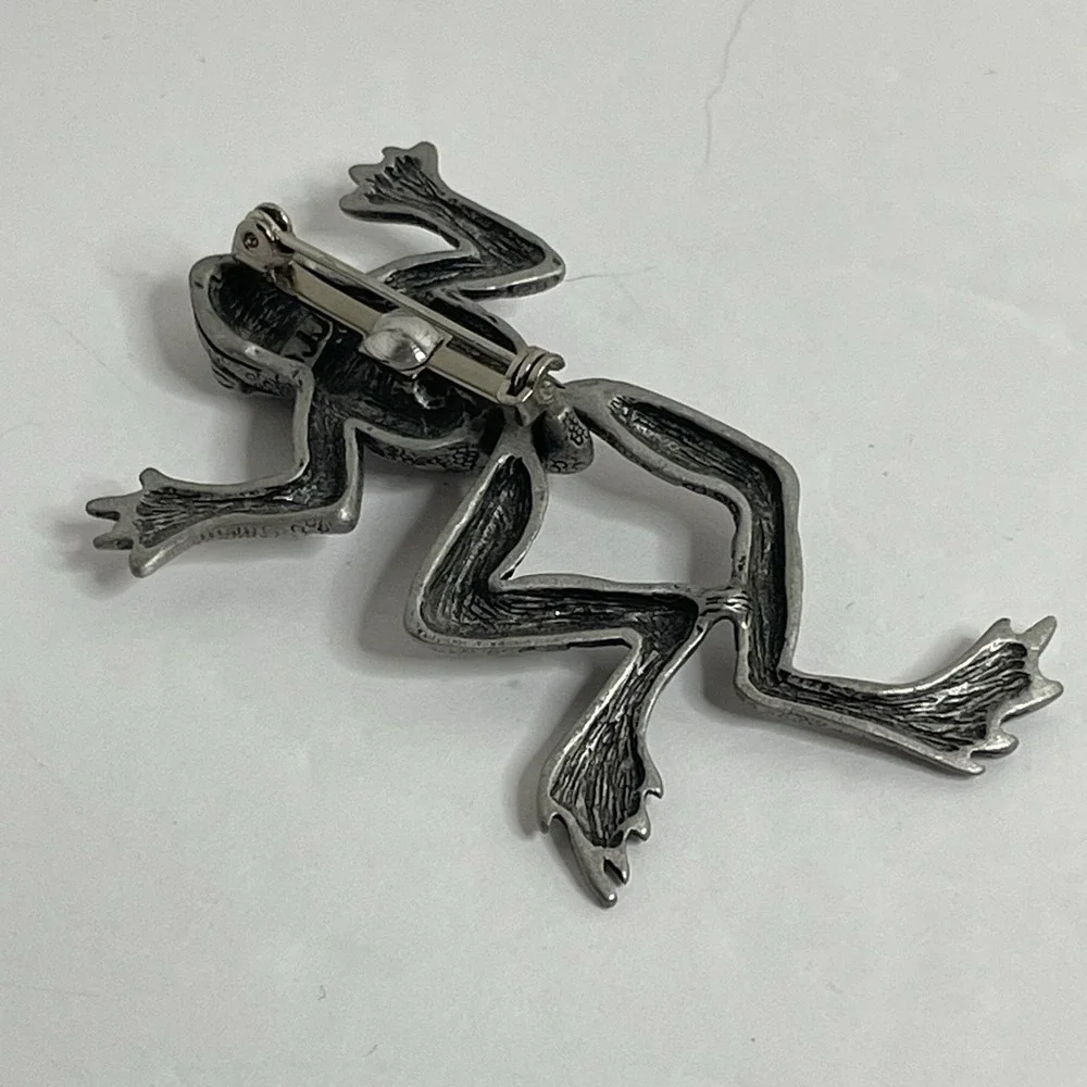 FROG  JJ Jonette Jewelry Brooch Pin Silver Tone with Moving Legs Vintage